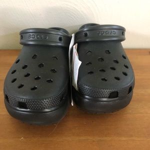 Classic Platform Crocs - Black
New with Tags
US Women’s Size 8